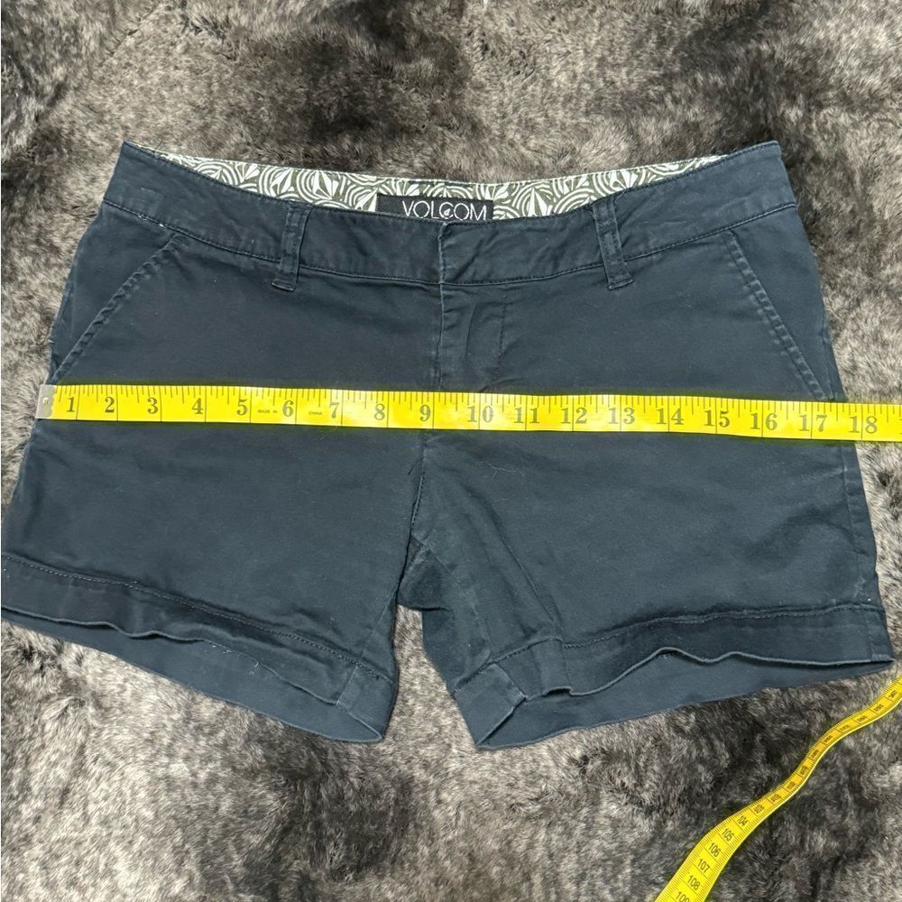 Volcom Women Junior Size 3 Black Stretch Cotton Blend Chino Shorts - Picture 12 of 15